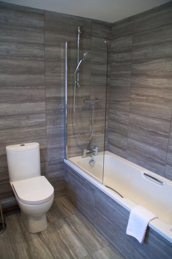 The Stable Suite At York Racecourse Экстерьер фото